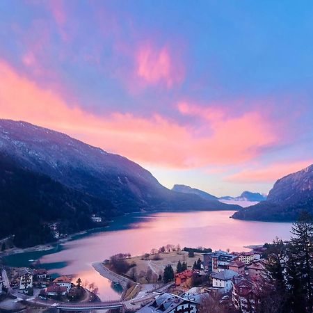 Hotel Aurora Molveno Exteriör bild