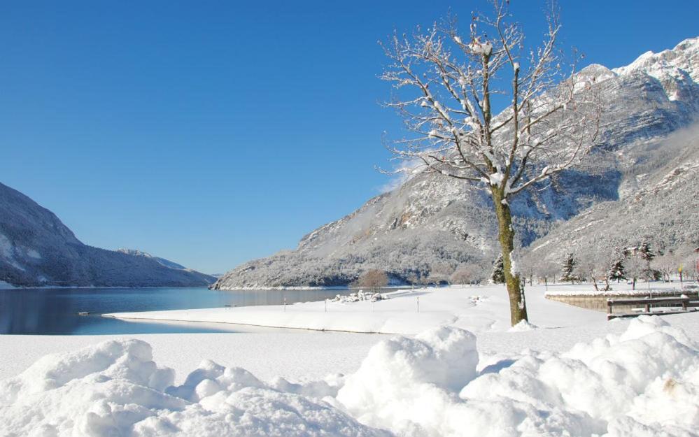 Hotel Aurora Molveno Exteriör bild