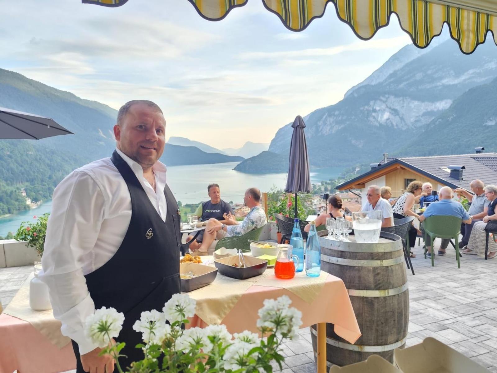 Hotel Aurora Molveno Exteriör bild