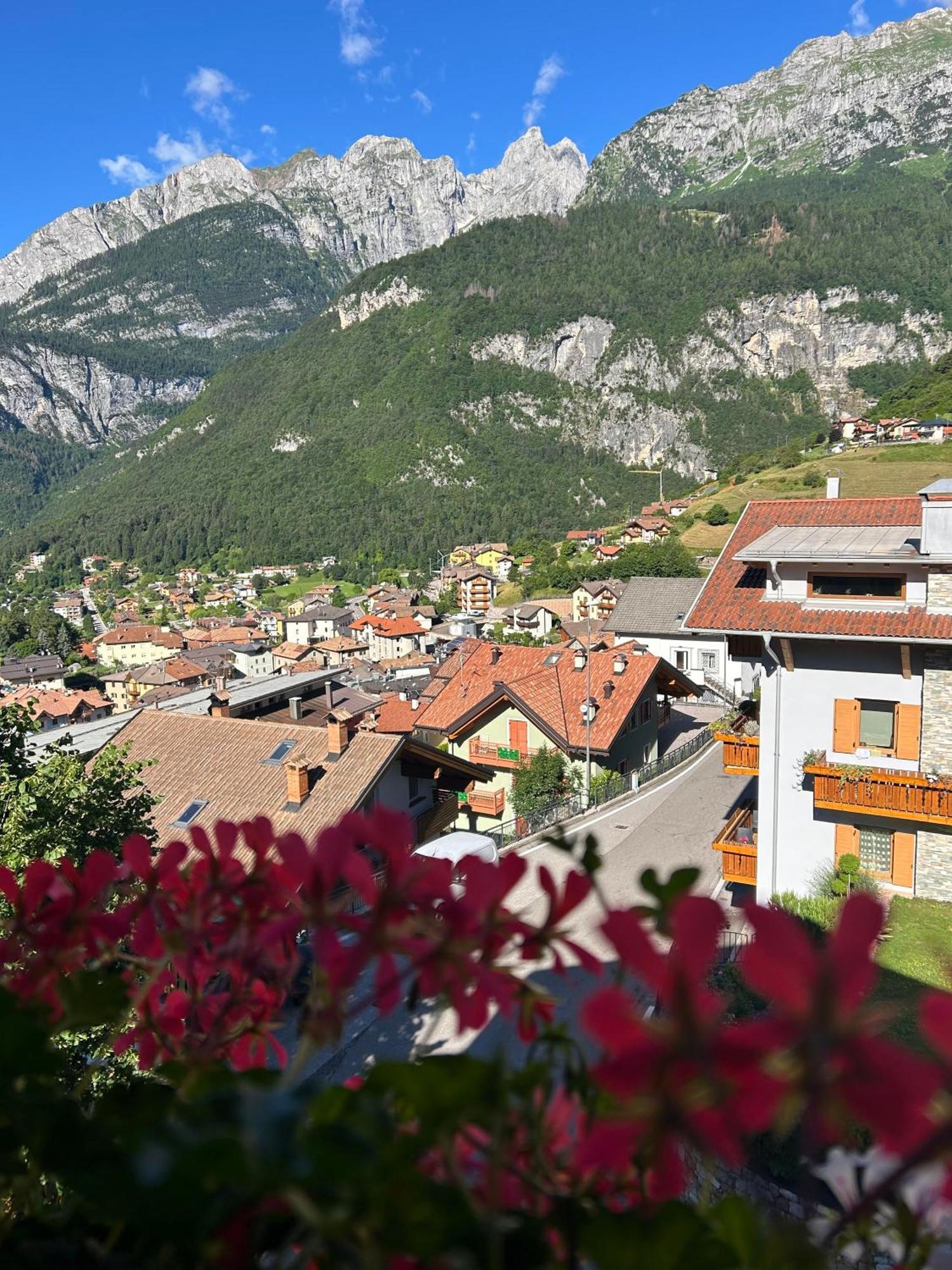 Hotel Aurora Molveno Exteriör bild