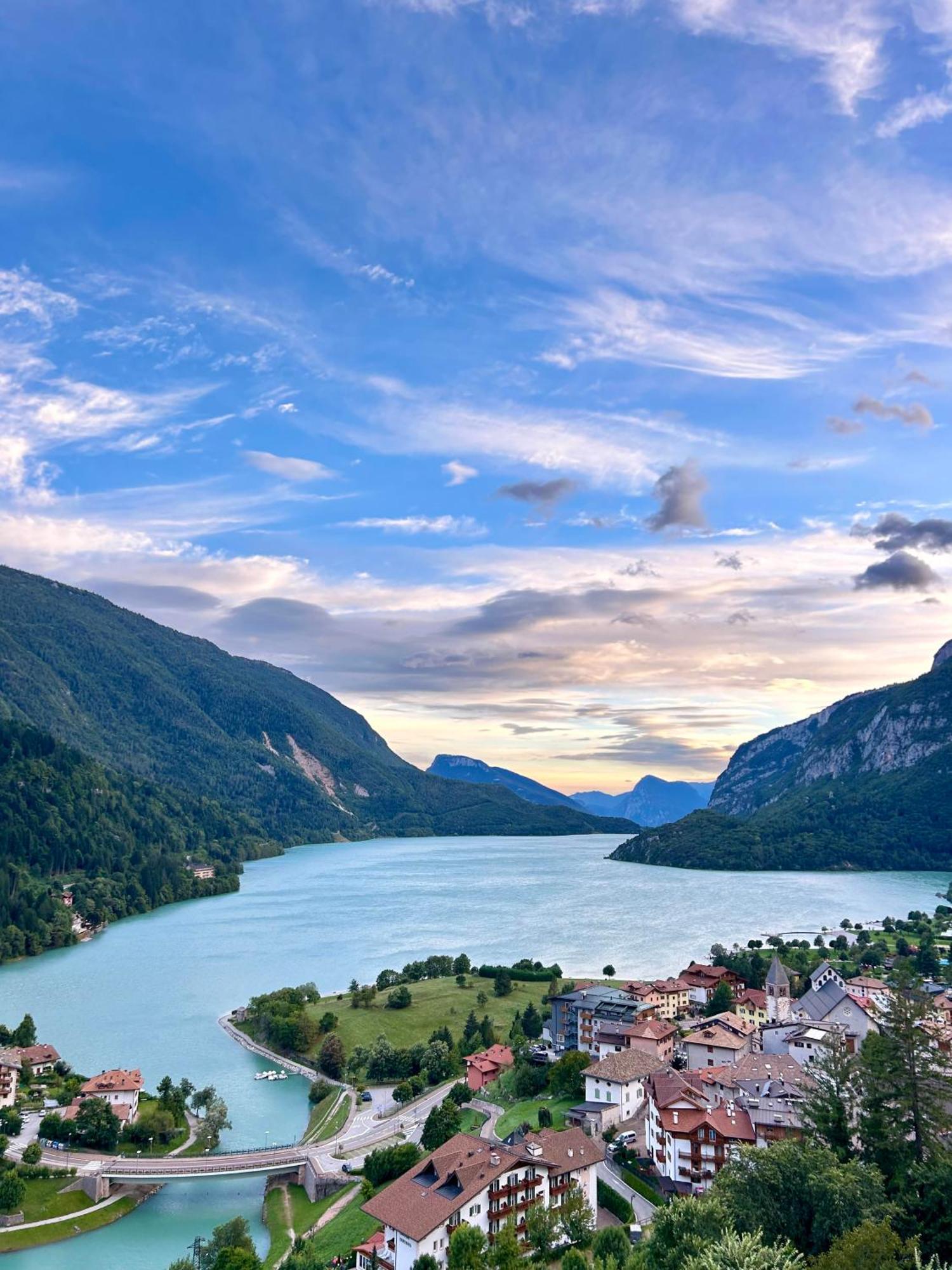 Hotel Aurora Molveno Exteriör bild
