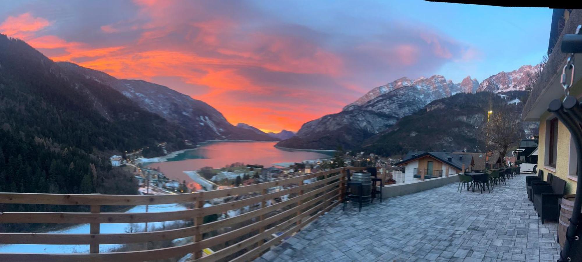 Hotel Aurora Molveno Exteriör bild